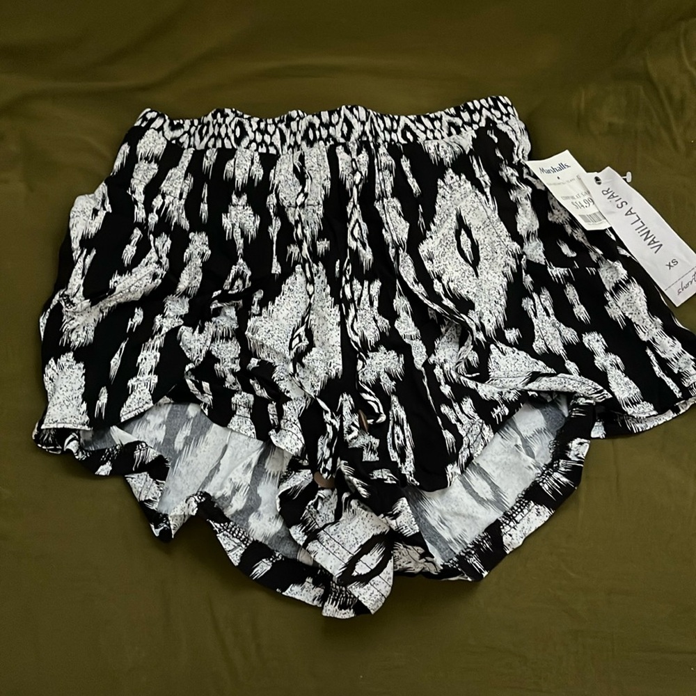 Vanilla Star Shorts